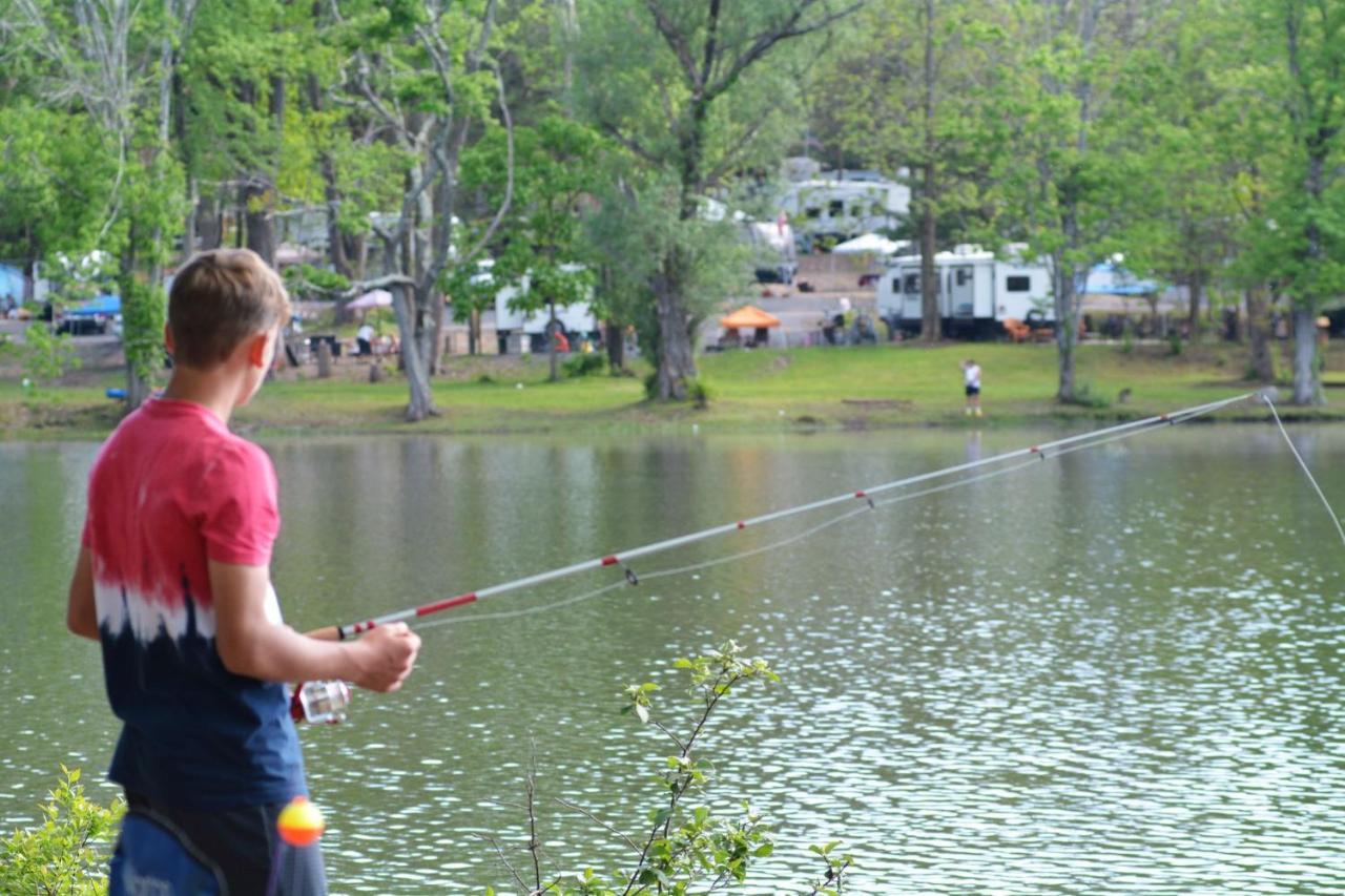 Lakewood Park Campground - Luxury Cabin Barnesville Bagian luar foto